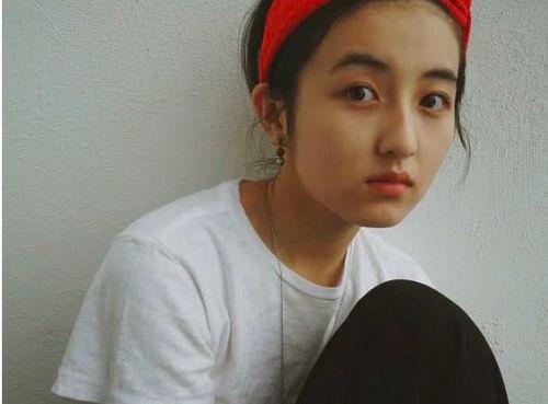 张子枫个人资料,从童星到实力派演员的成长之路